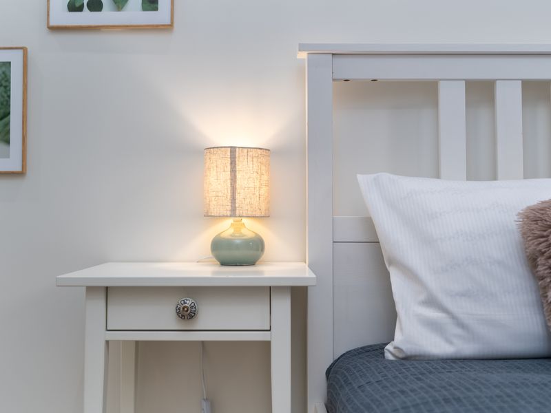 Criado-mudo — par · Linha conforto